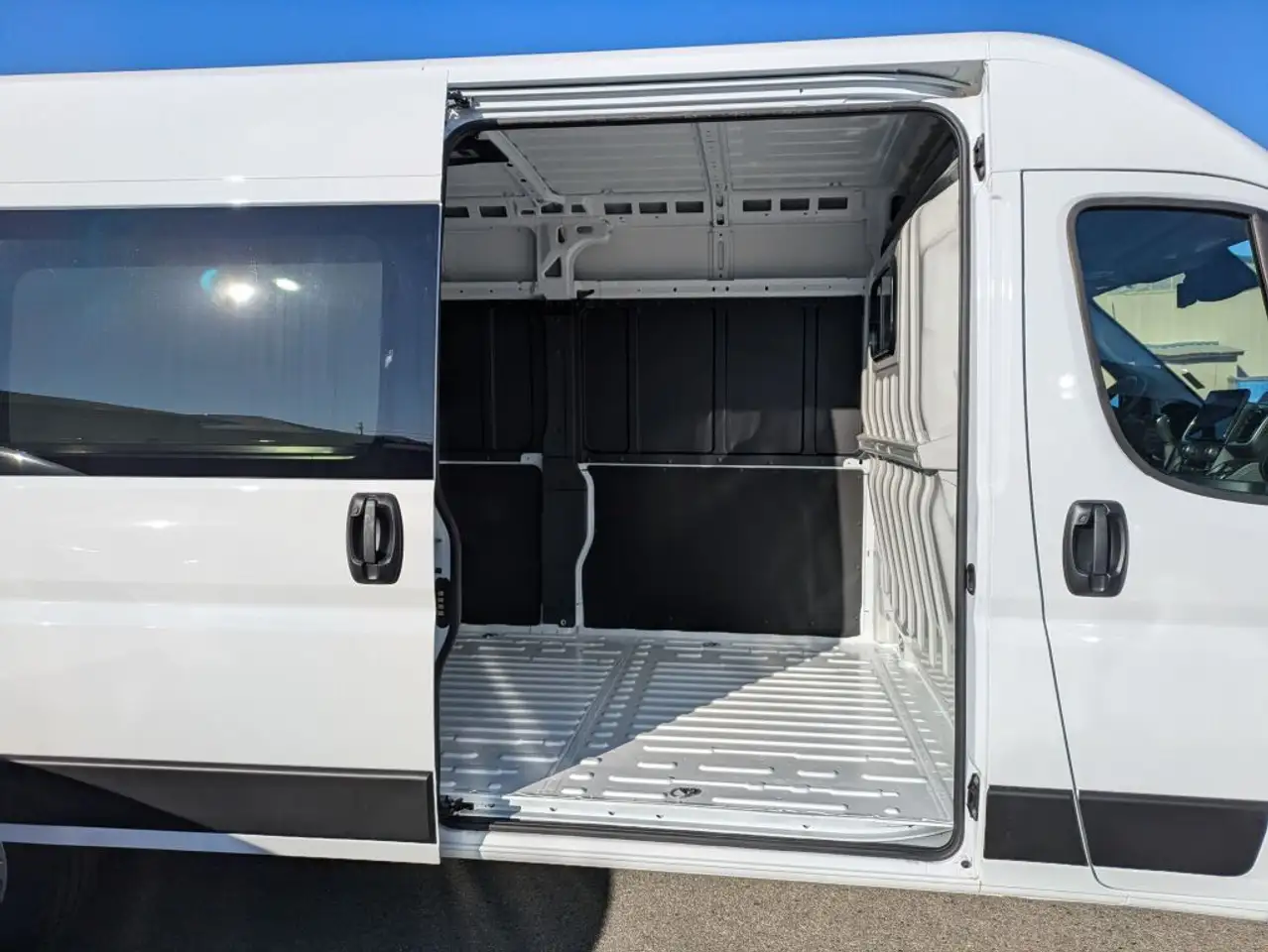 RAM ProMaster 3500 снимка RAM ProMaster 3500