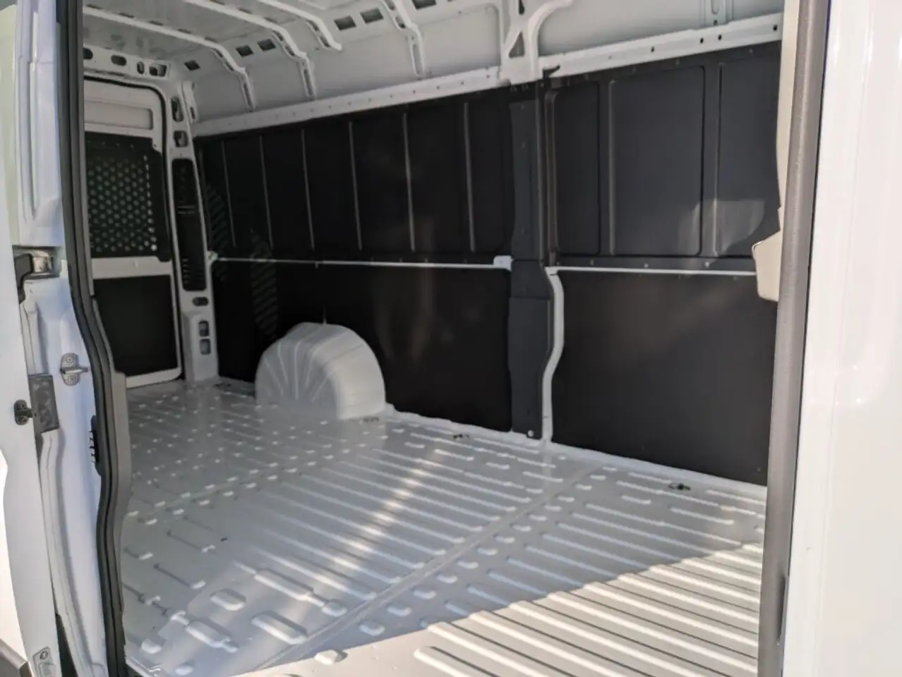 RAM ProMaster 3500 снимка RAM ProMaster 3500