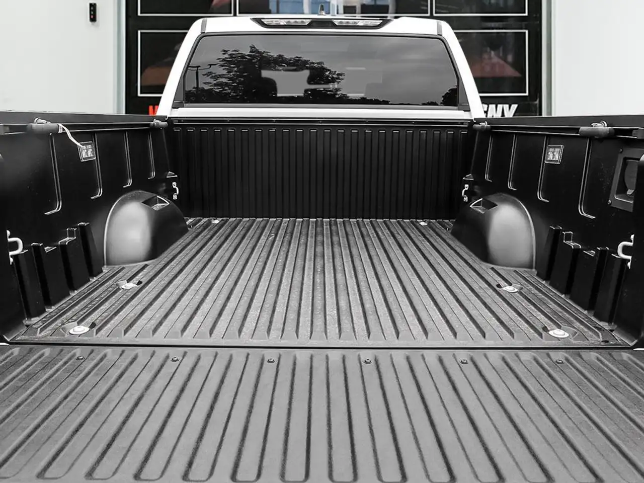 Toyota Tundra снимка Toyota Tundra