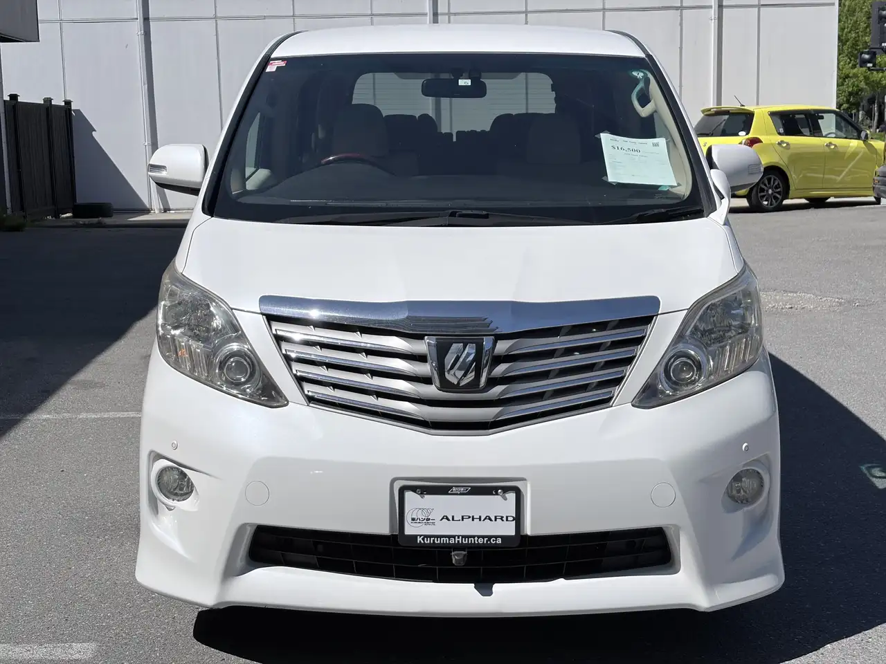 Toyota Alphard снимка Toyota Alphard