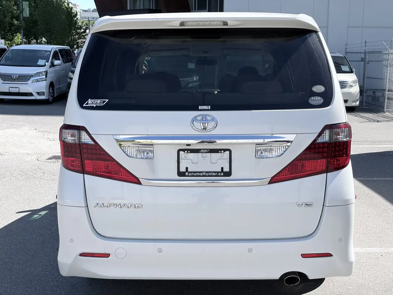 Toyota Alphard снимка Toyota Alphard