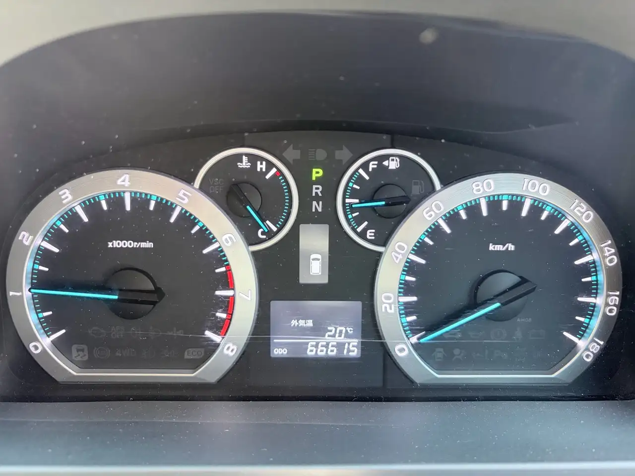 Toyota Alphard снимка Toyota Alphard