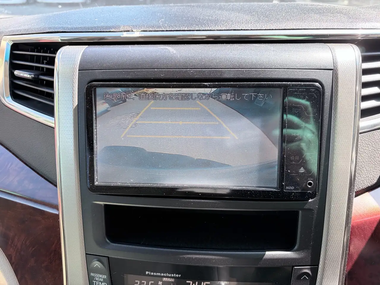 Toyota Alphard снимка Toyota Alphard