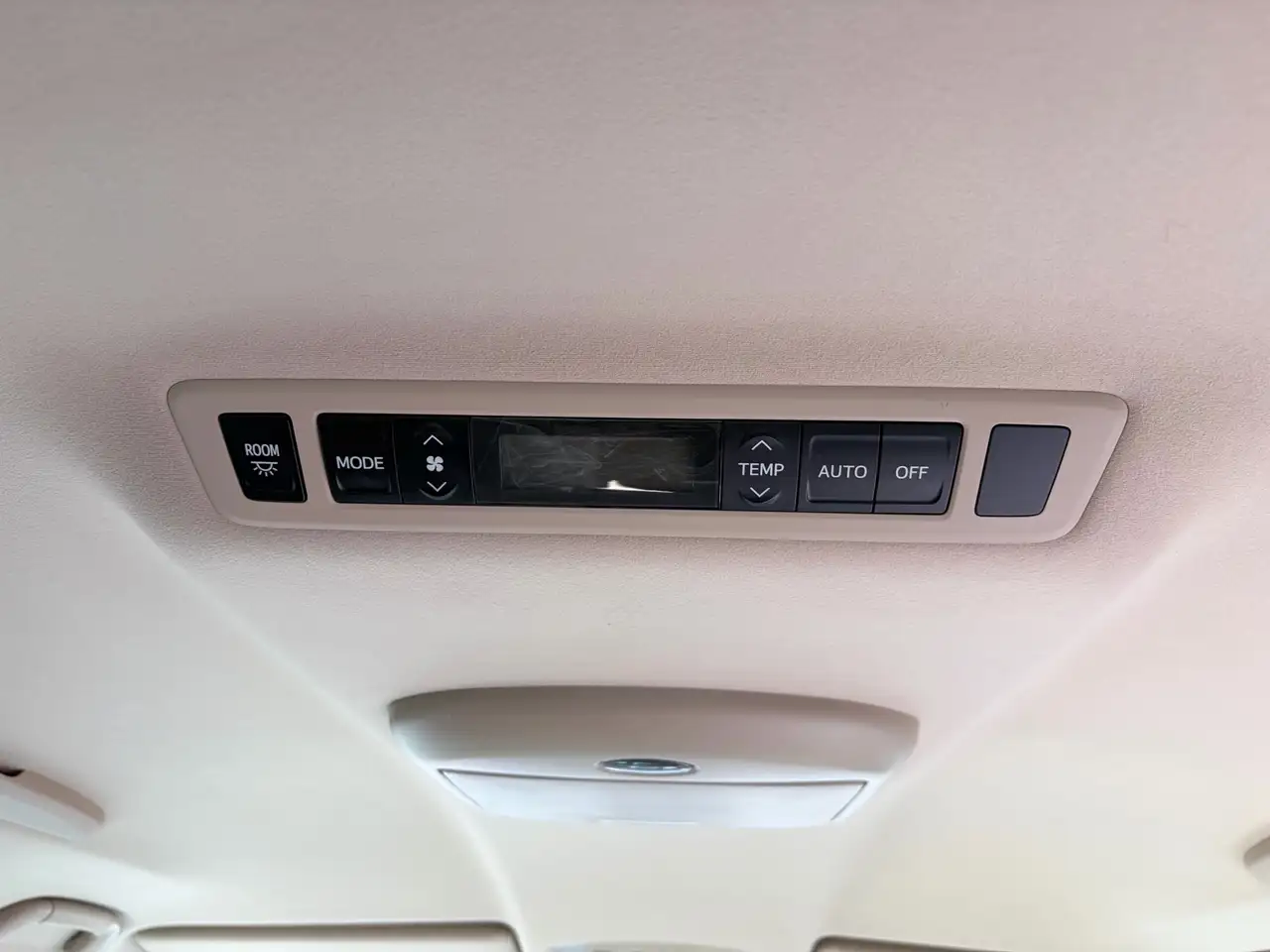 Toyota Alphard снимка Toyota Alphard