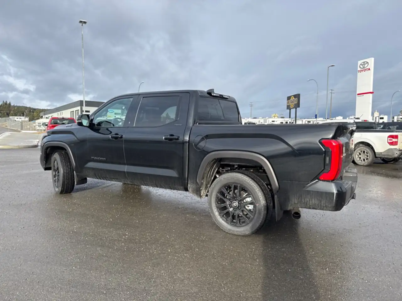 Toyota Tundra снимка Toyota Tundra