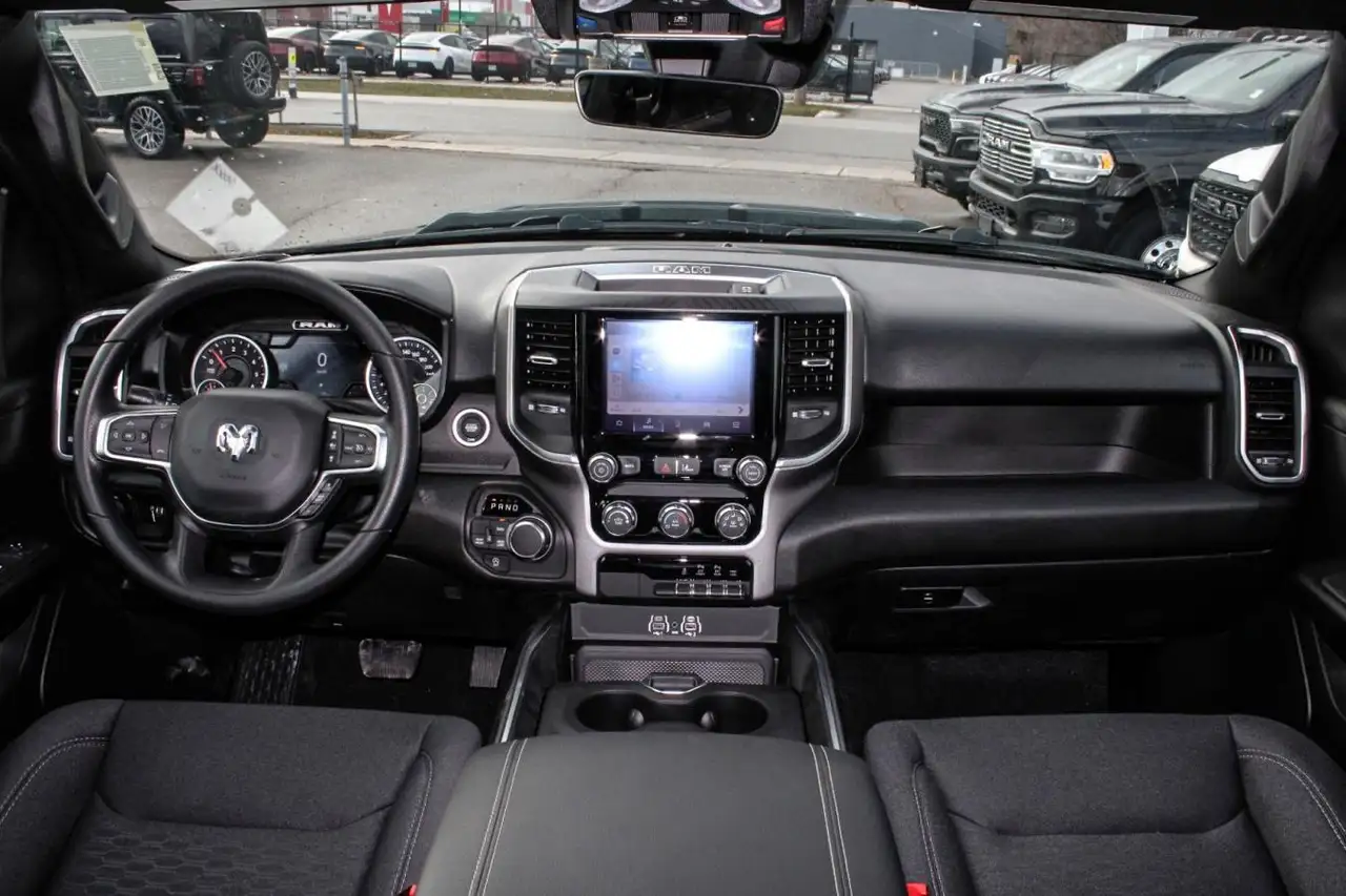 RAM 1500 снимка RAM 1500