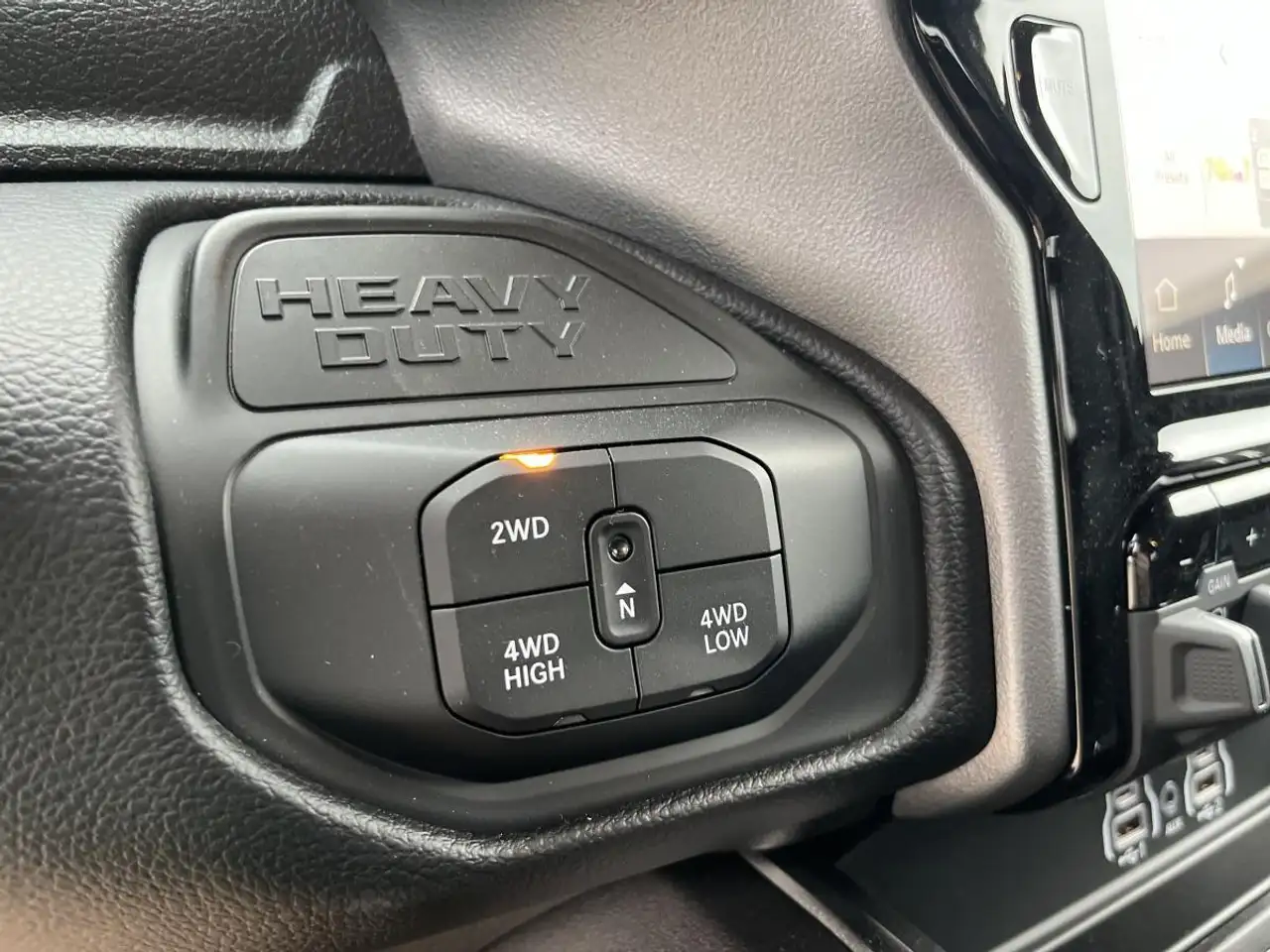 RAM 3500 снимка RAM 3500