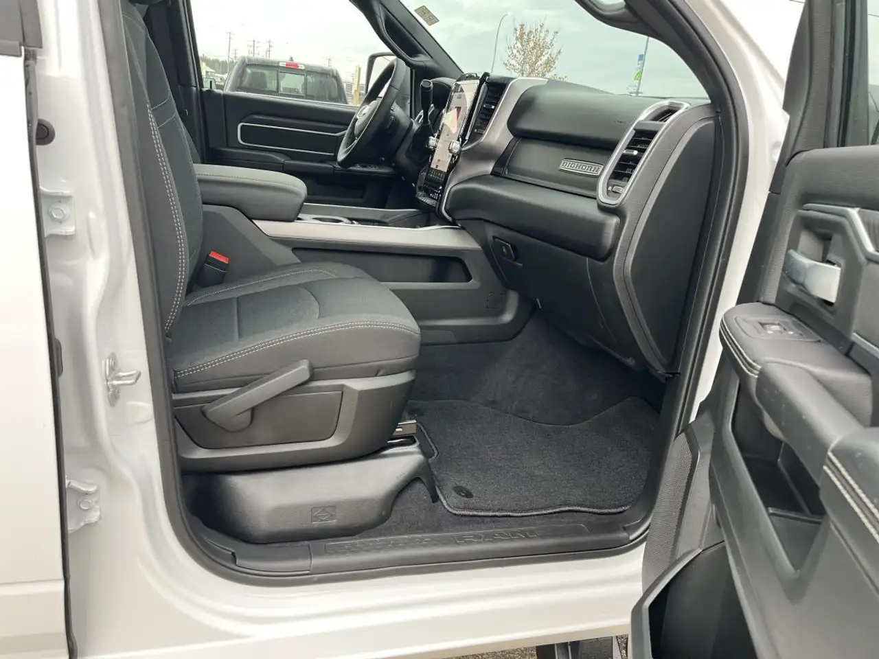 RAM 3500 снимка RAM 3500