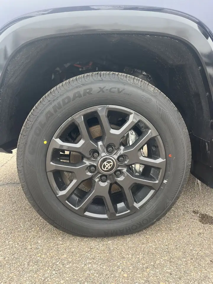 Toyota Tundra снимка Toyota Tundra