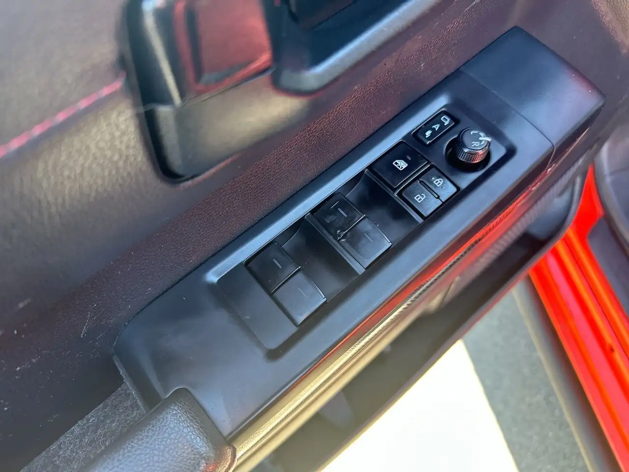 Toyota Tundra снимка Toyota Tundra