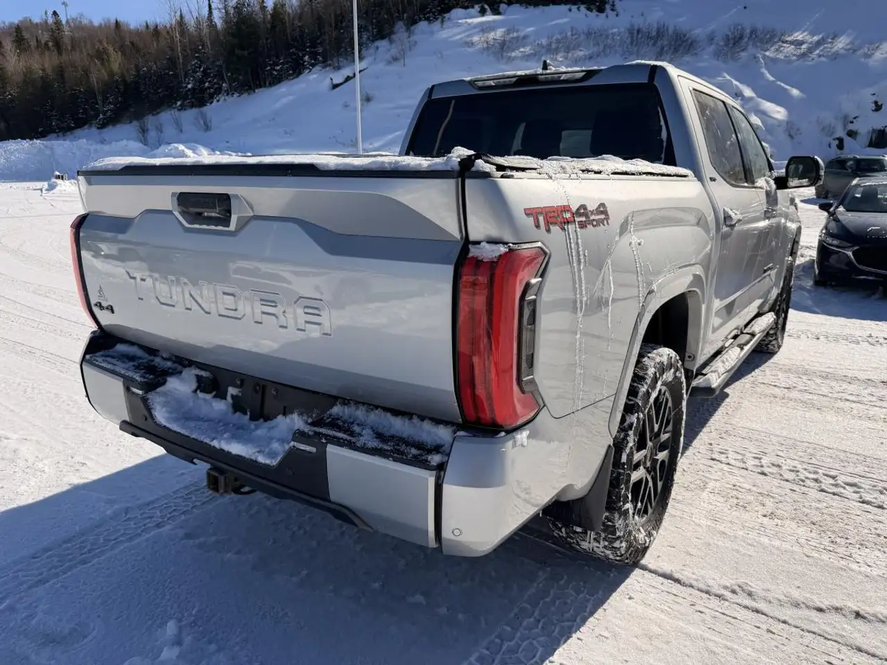 Toyota Tundra снимка Toyota Tundra