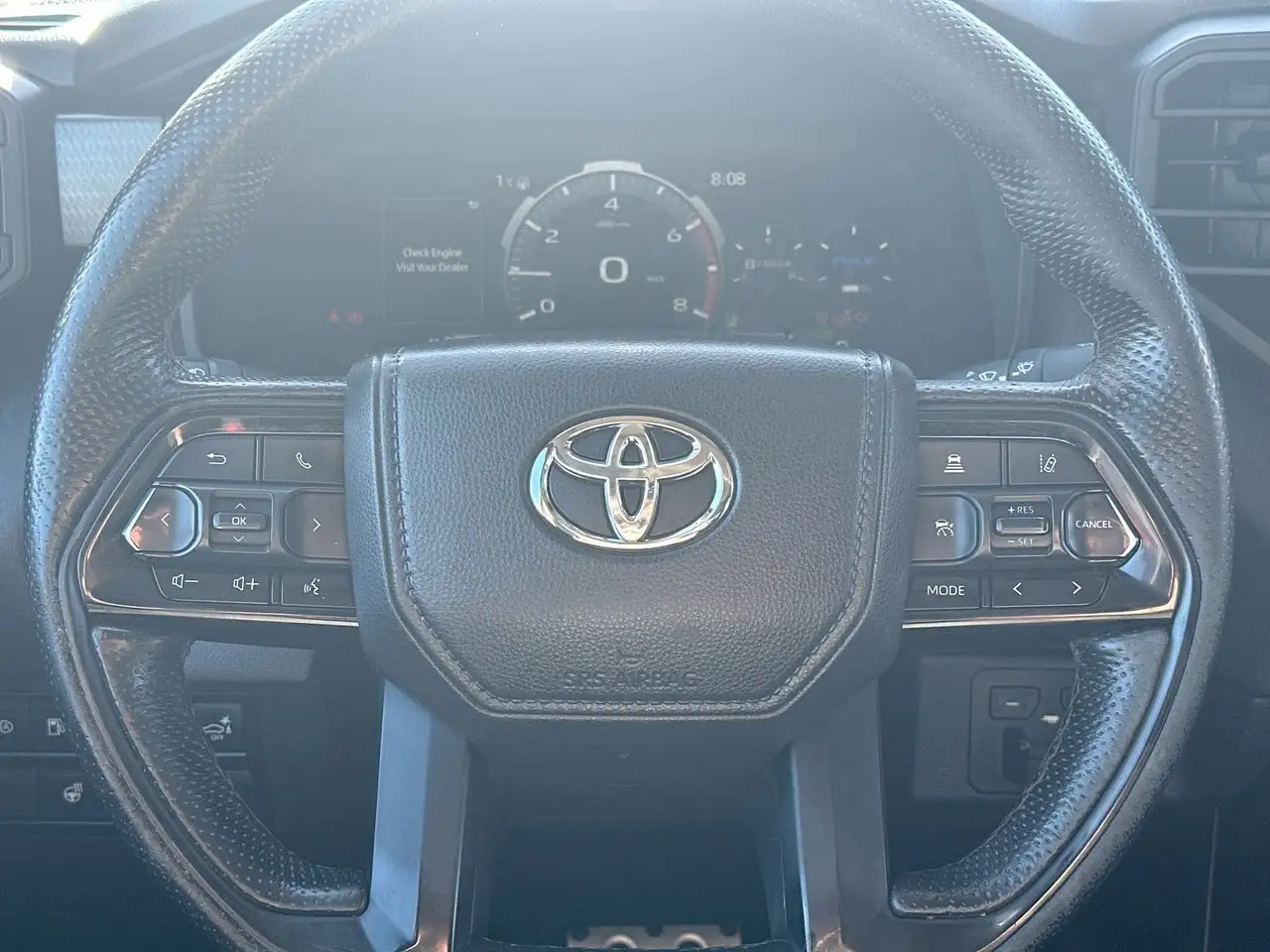 Toyota Tundra снимка Toyota Tundra