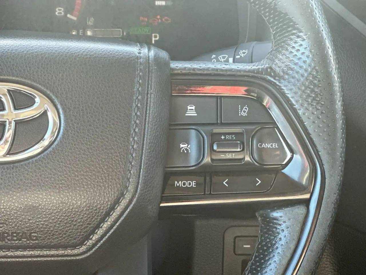 Toyota Tundra снимка Toyota Tundra