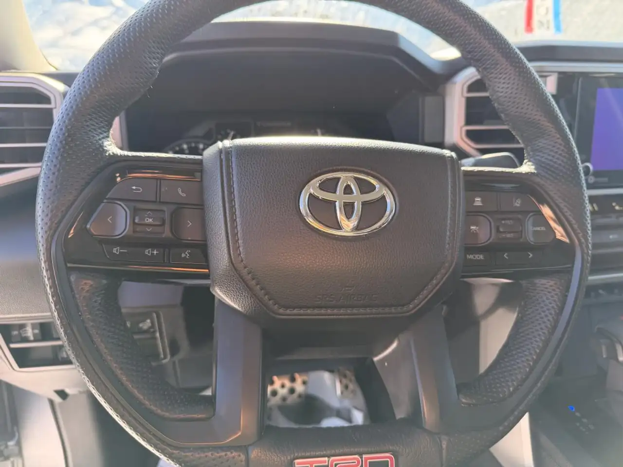 Toyota Tundra снимка Toyota Tundra