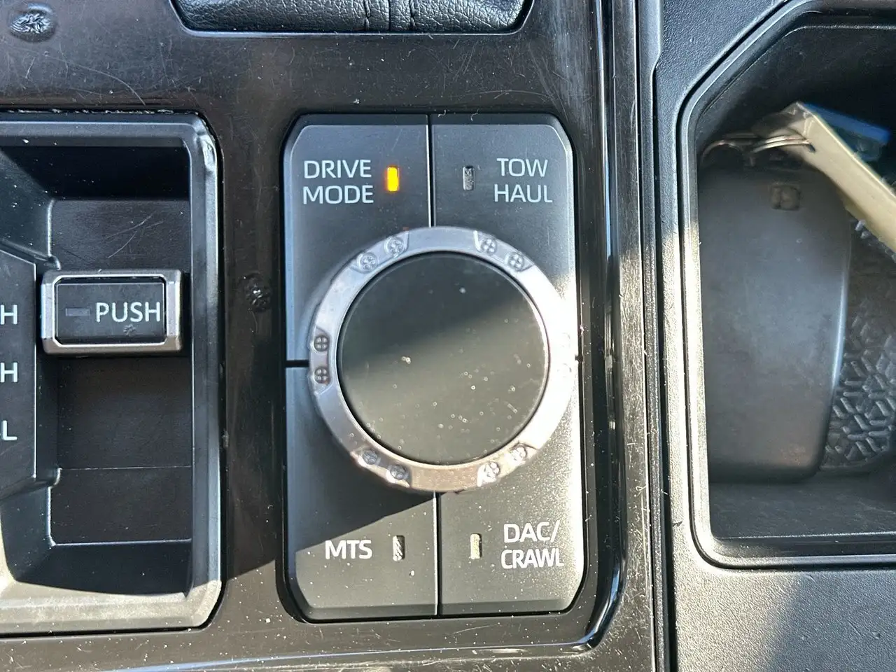 Toyota Tundra снимка Toyota Tundra
