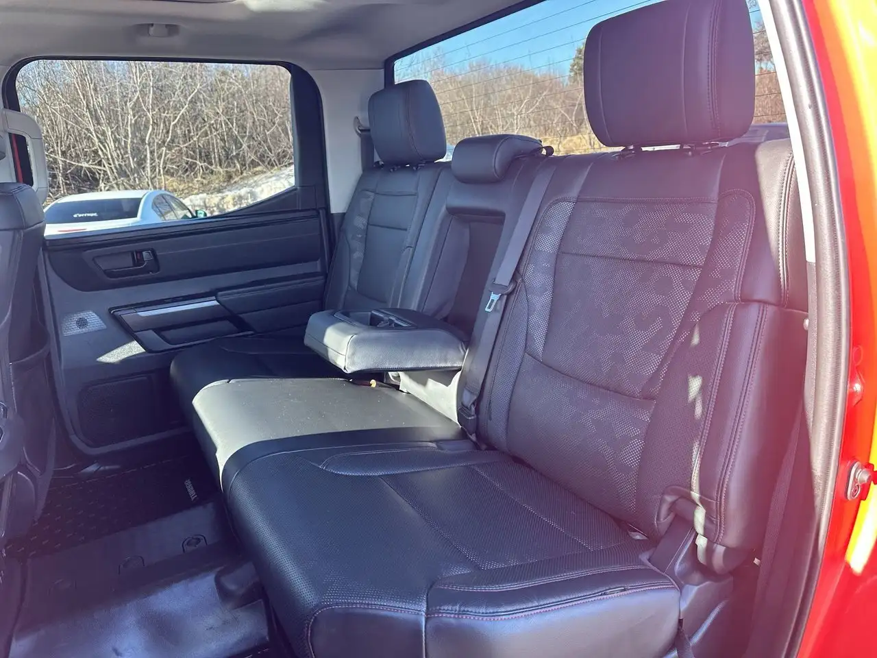 Toyota Tundra снимка Toyota Tundra
