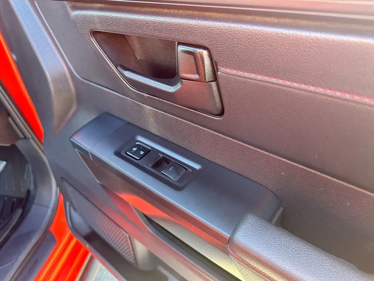 Toyota Tundra снимка Toyota Tundra