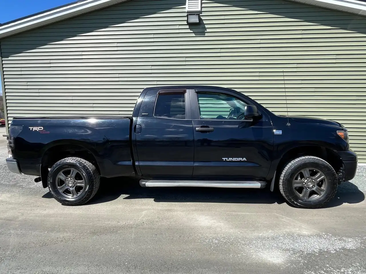 Toyota Tundra снимка Toyota Tundra