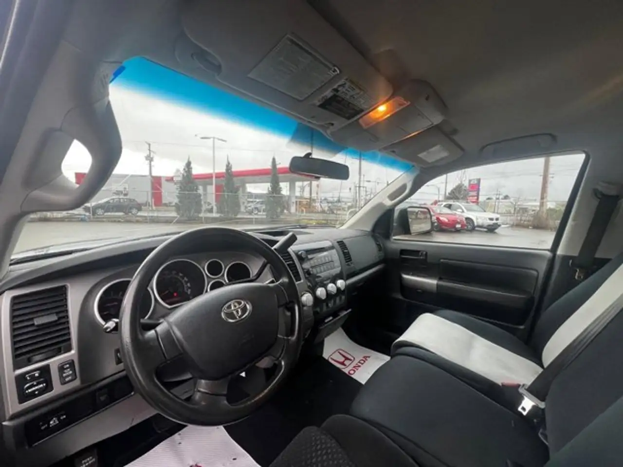 Toyota Tundra снимка Toyota Tundra
