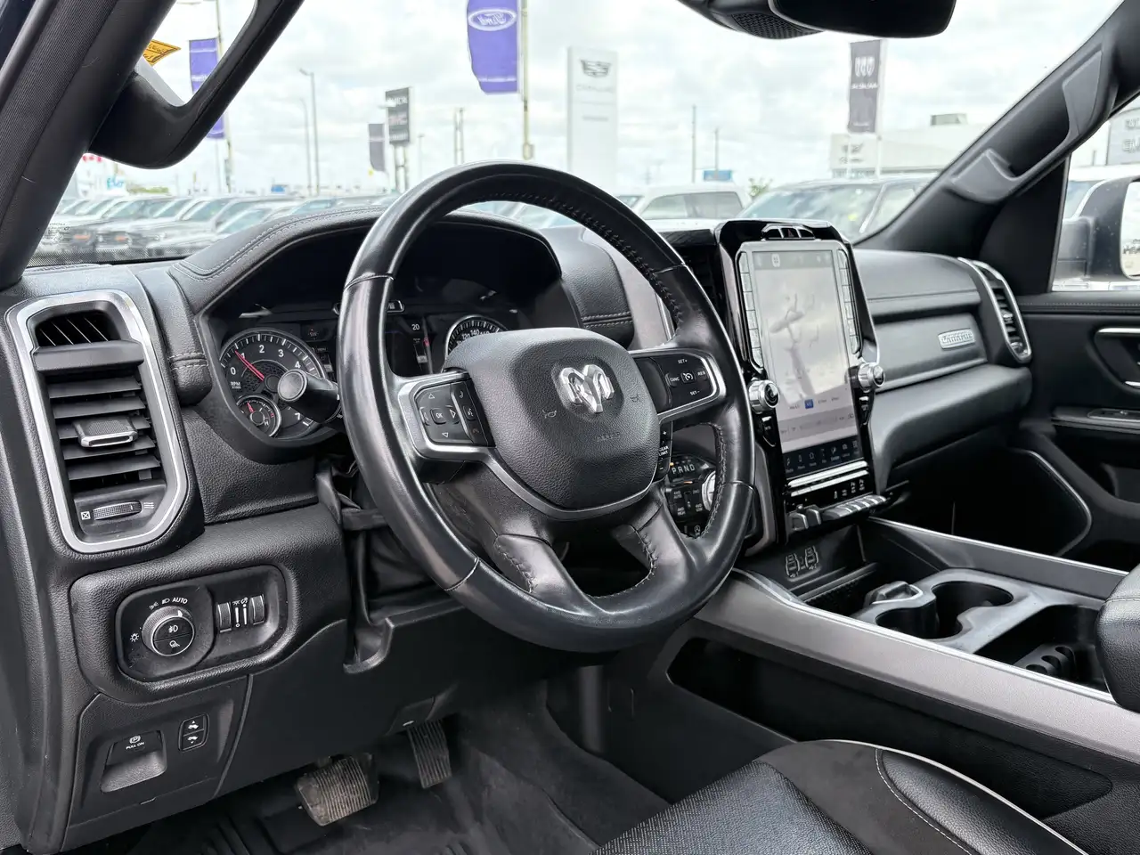 RAM 1500 снимка RAM 1500