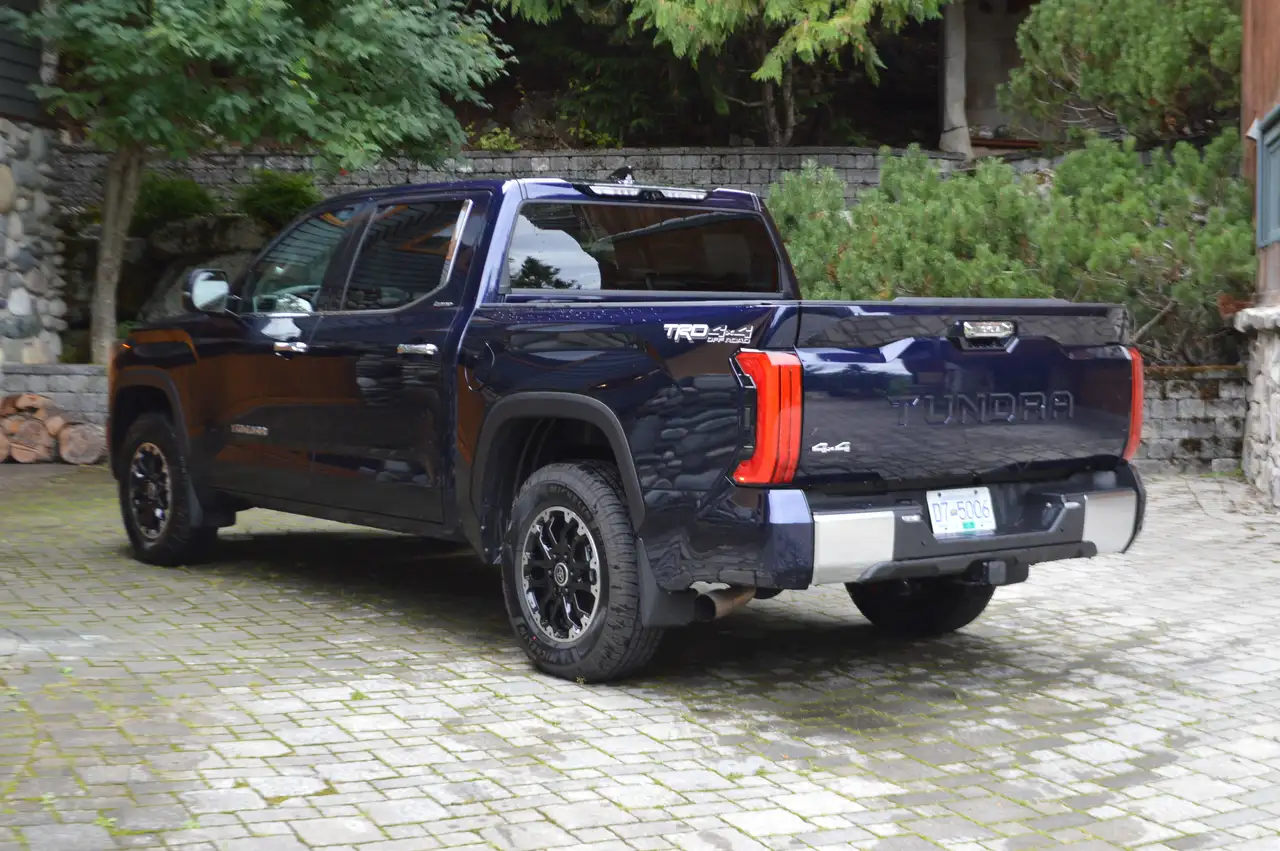 Toyota Tundra снимка Toyota Tundra