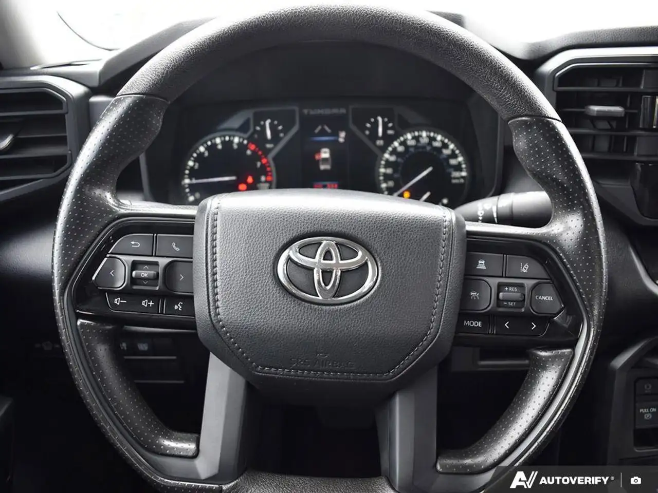 Toyota Tundra снимка Toyota Tundra