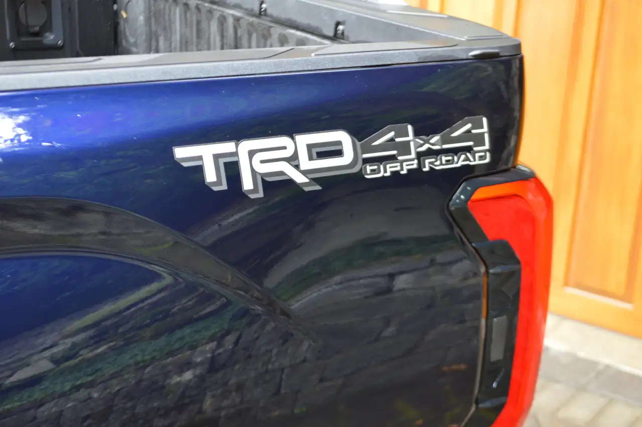 Toyota Tundra снимка Toyota Tundra