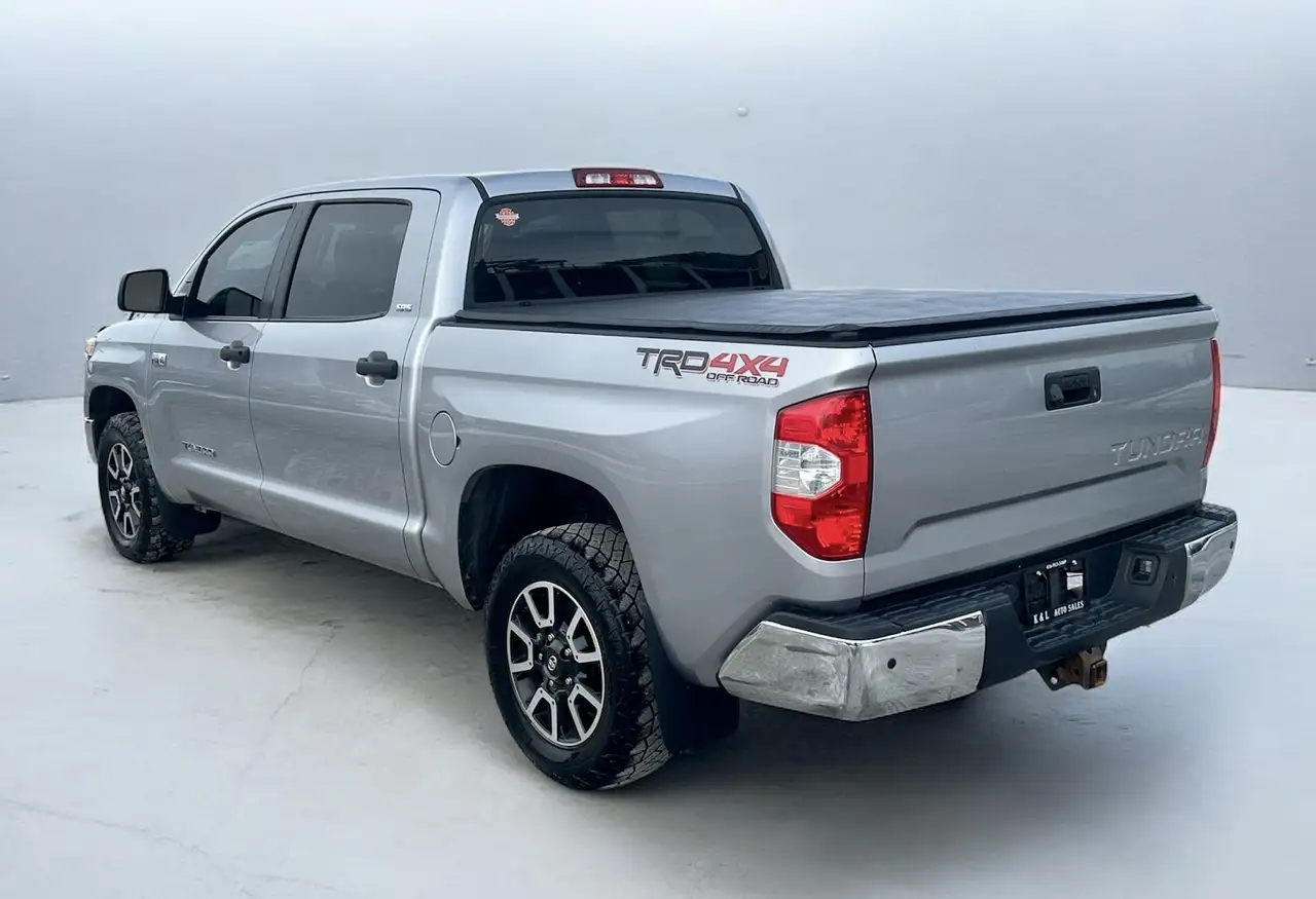 Toyota Tundra снимка Toyota Tundra