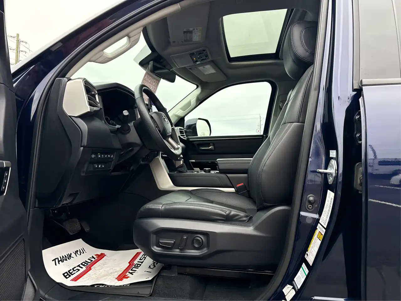 Toyota Tundra снимка Toyota Tundra