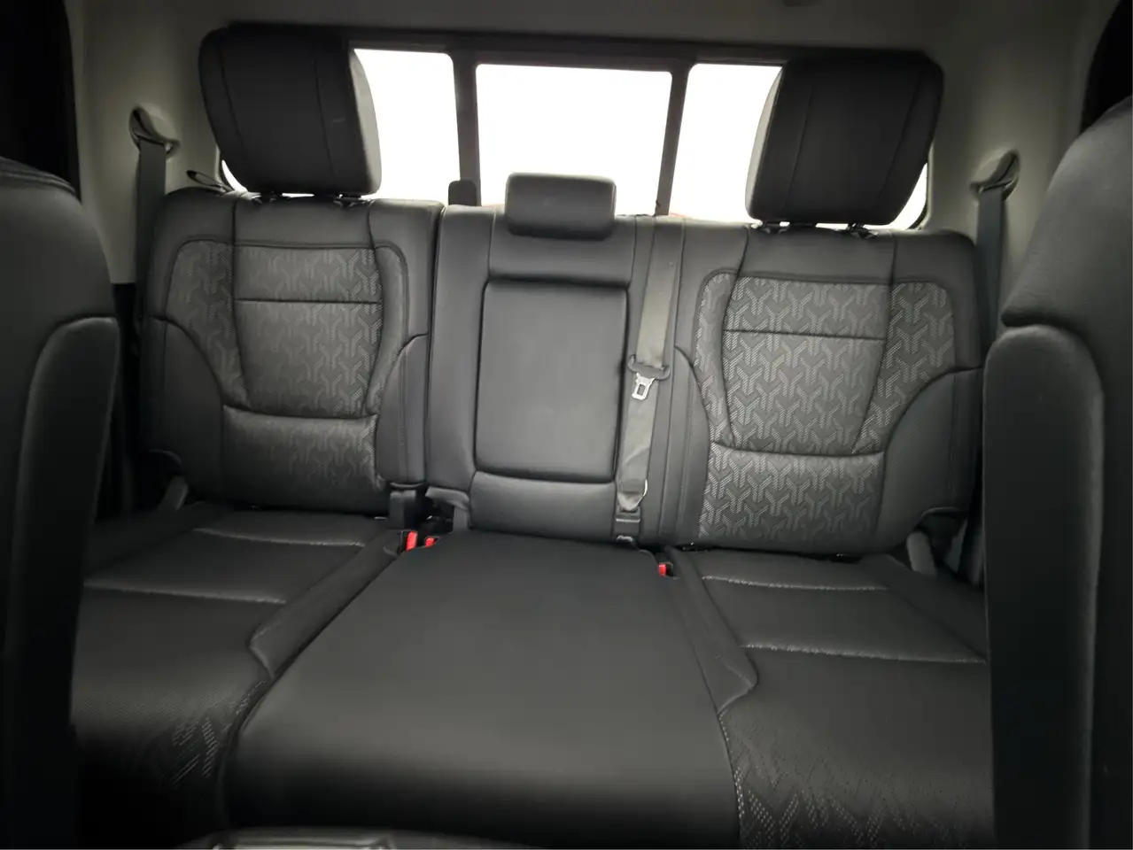 Toyota Tundra снимка Toyota Tundra