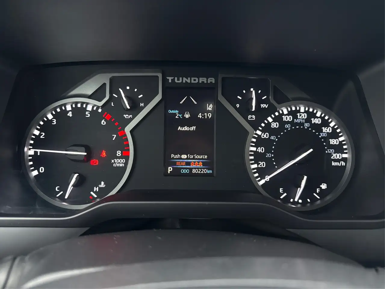 Toyota Tundra снимка Toyota Tundra