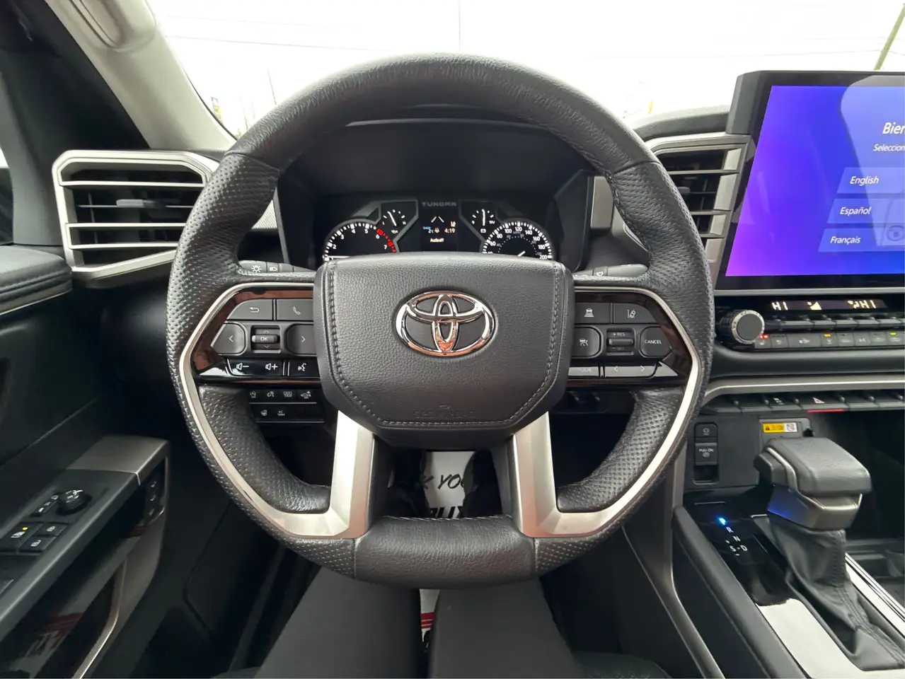 Toyota Tundra снимка Toyota Tundra
