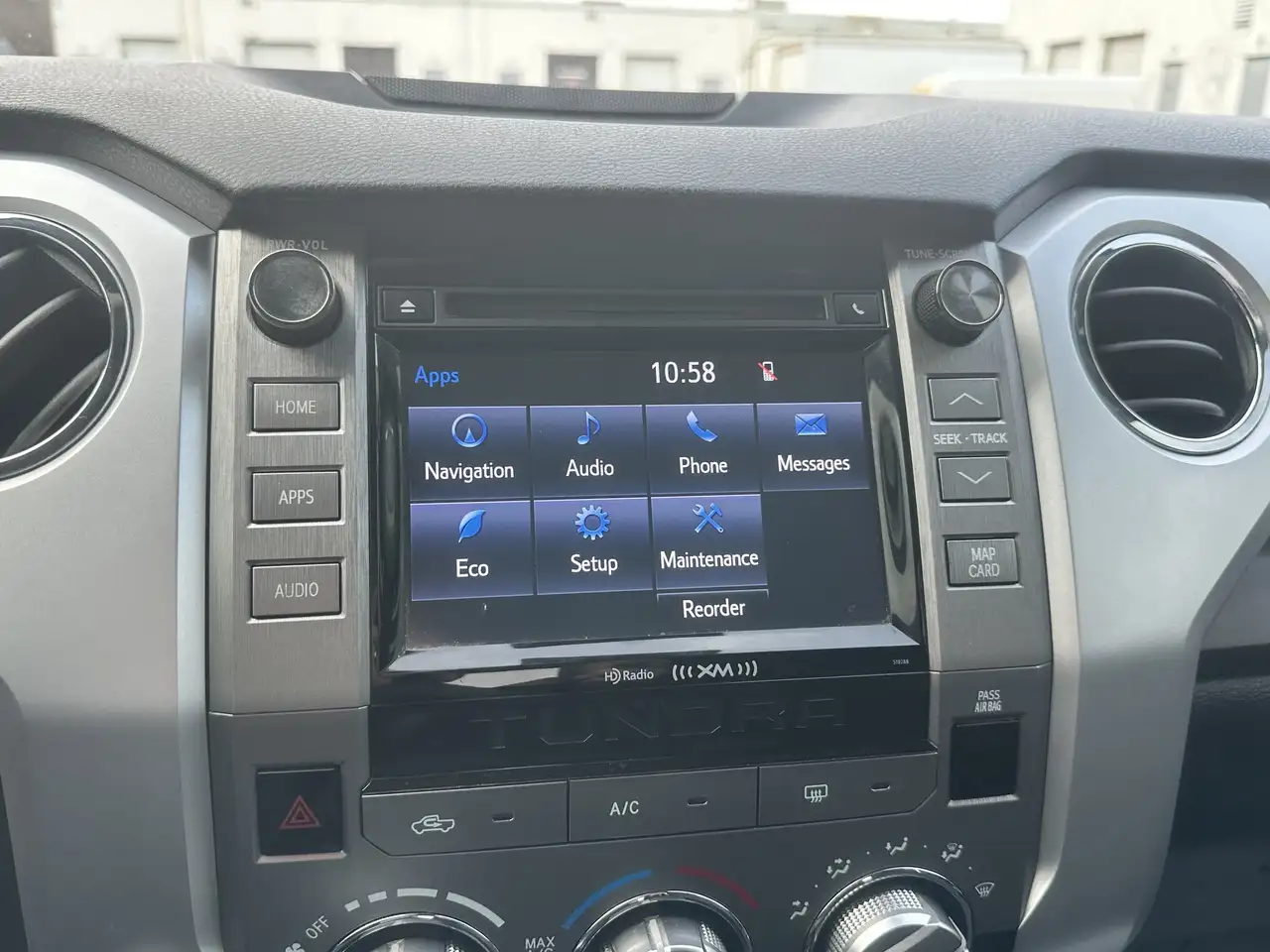 Toyota Tundra снимка Toyota Tundra