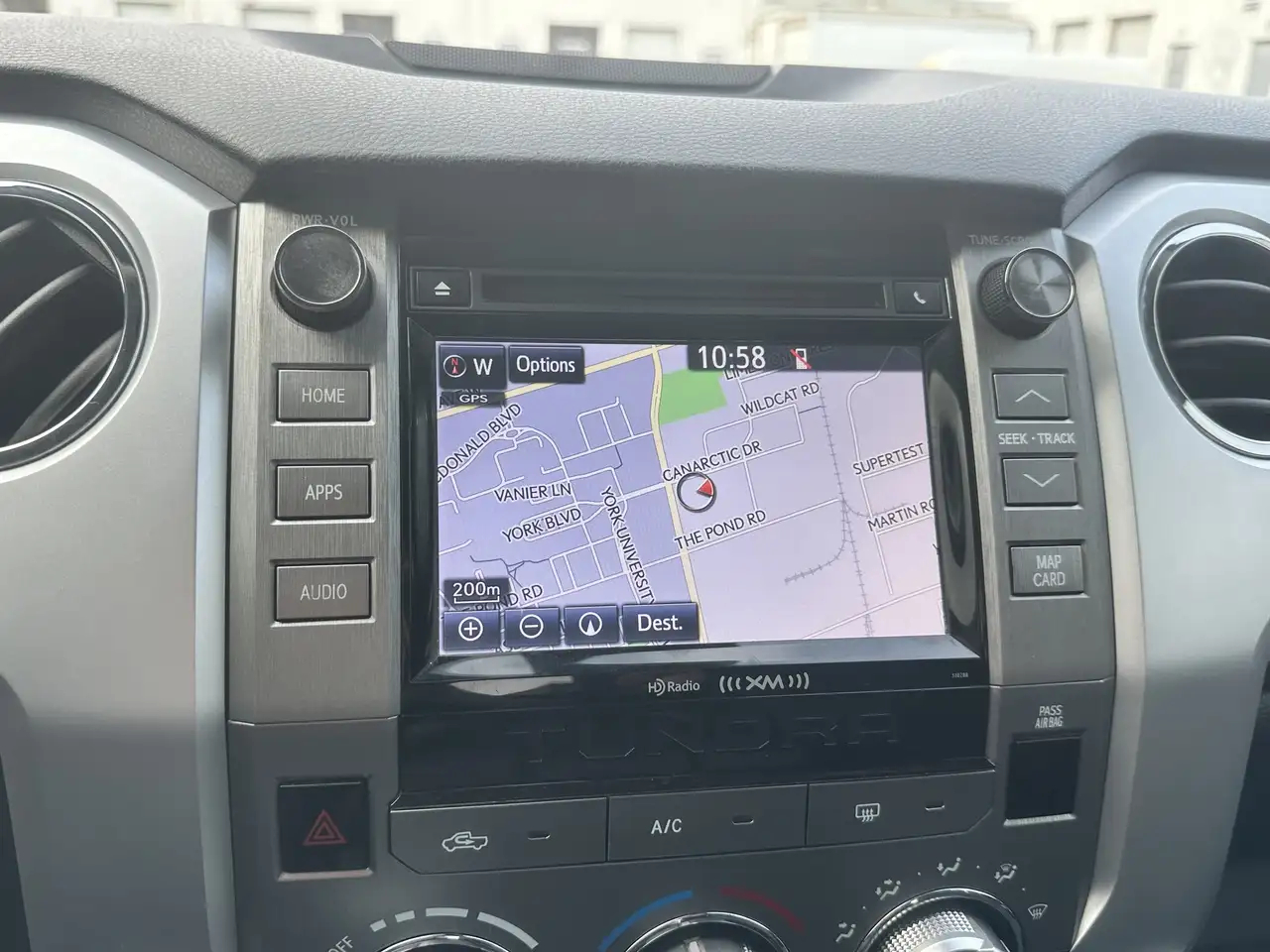 Toyota Tundra снимка Toyota Tundra