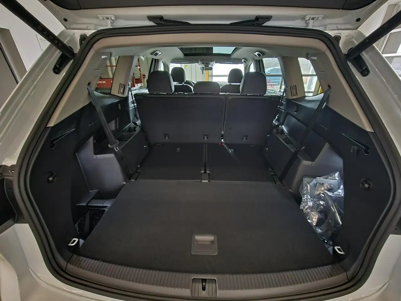 Volkswagen Atlas снимка Volkswagen Atlas