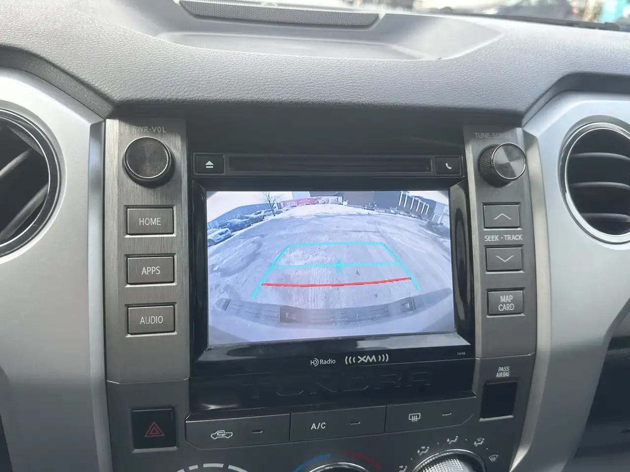Toyota Tundra снимка Toyota Tundra