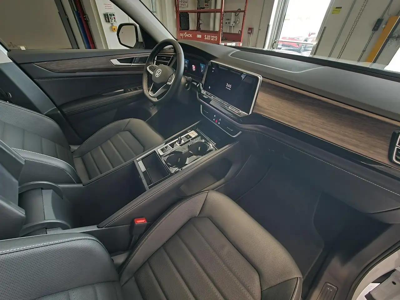 Volkswagen Atlas снимка Volkswagen Atlas