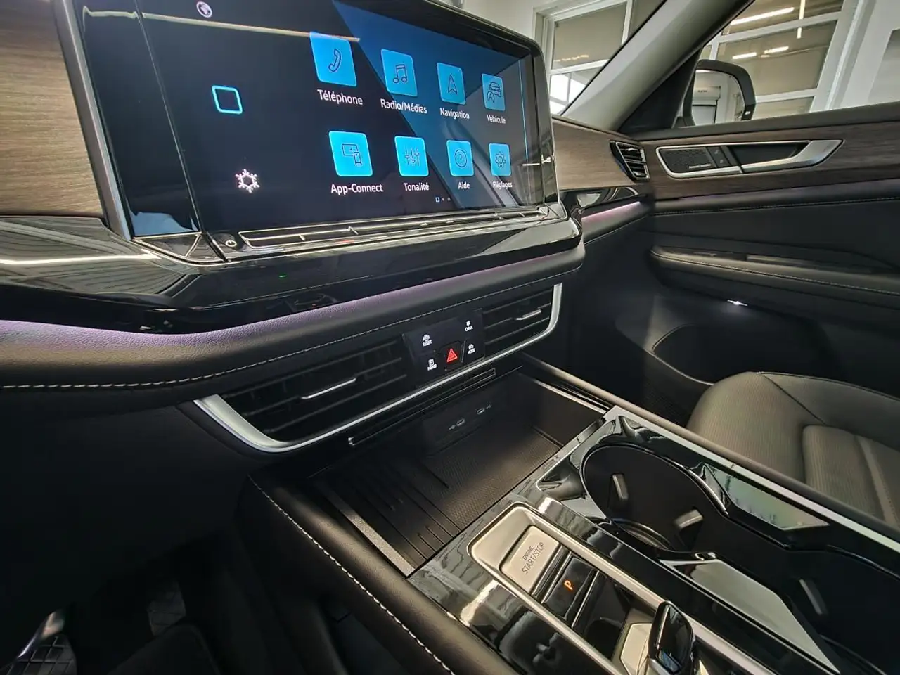 Volkswagen Atlas снимка Volkswagen Atlas
