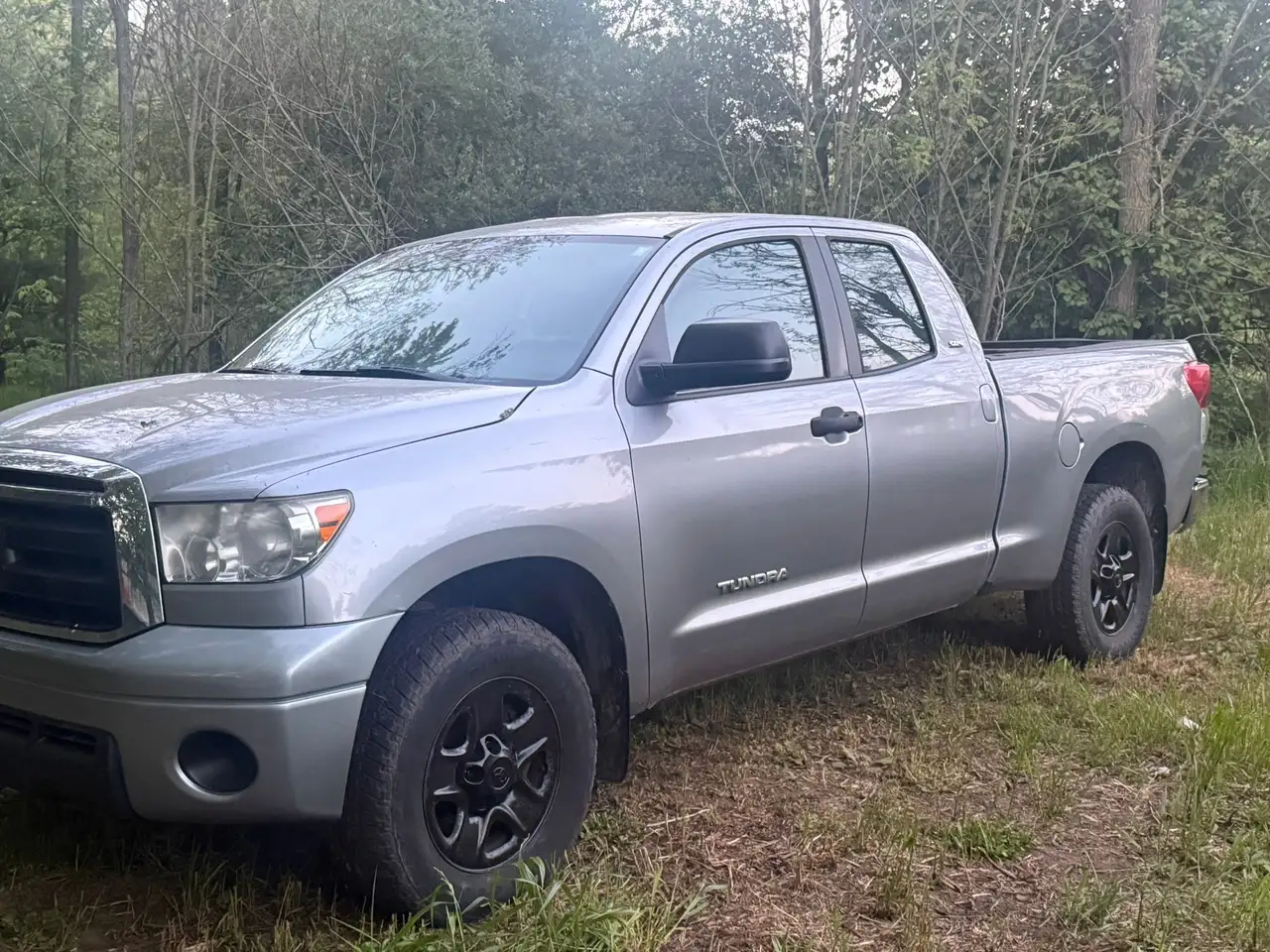 Toyota Tundra снимка Toyota Tundra