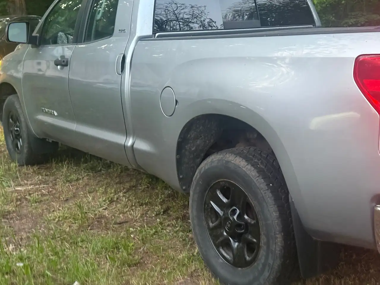 Toyota Tundra снимка Toyota Tundra