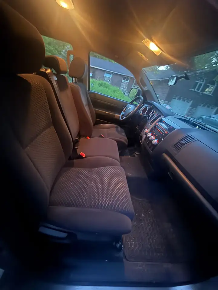 Toyota Tundra снимка Toyota Tundra