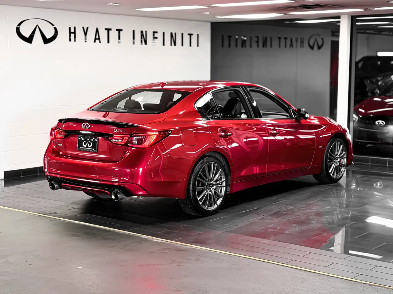 Infiniti Q50 снимка Infiniti Q50