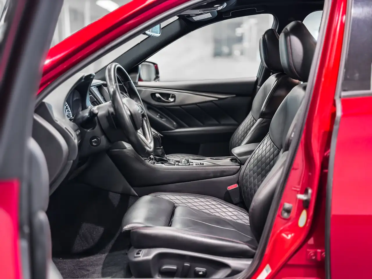 Infiniti Q50 снимка Infiniti Q50