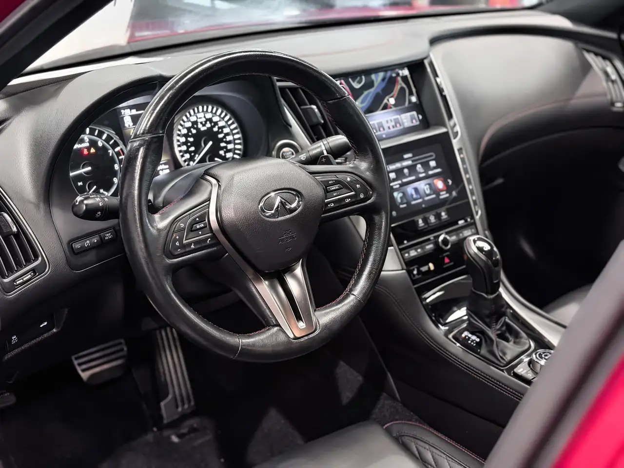 Infiniti Q50 снимка Infiniti Q50