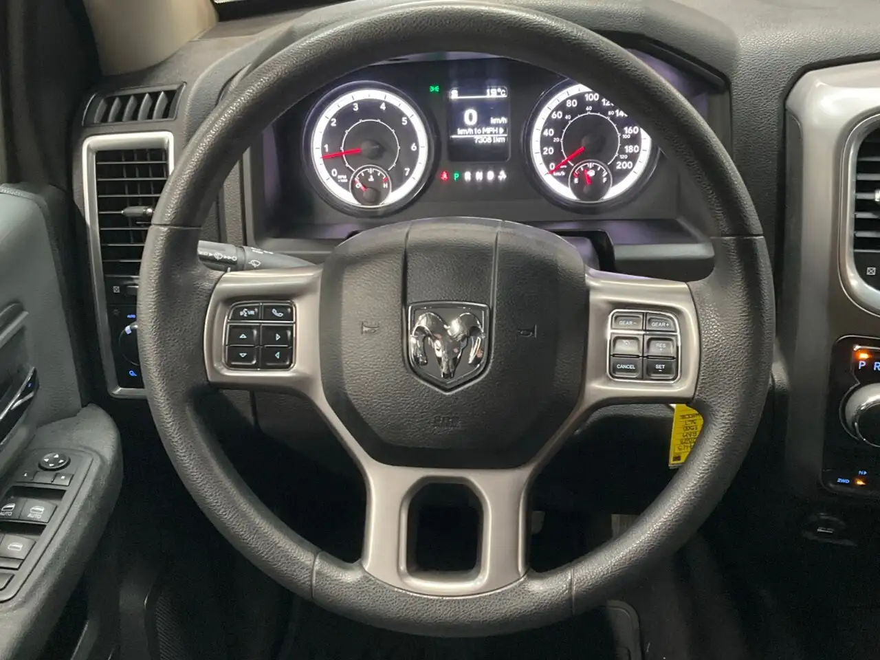 RAM 1500 снимка RAM 1500