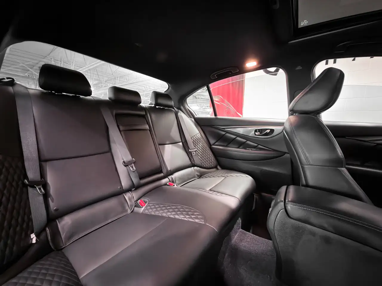 Infiniti Q50 снимка Infiniti Q50