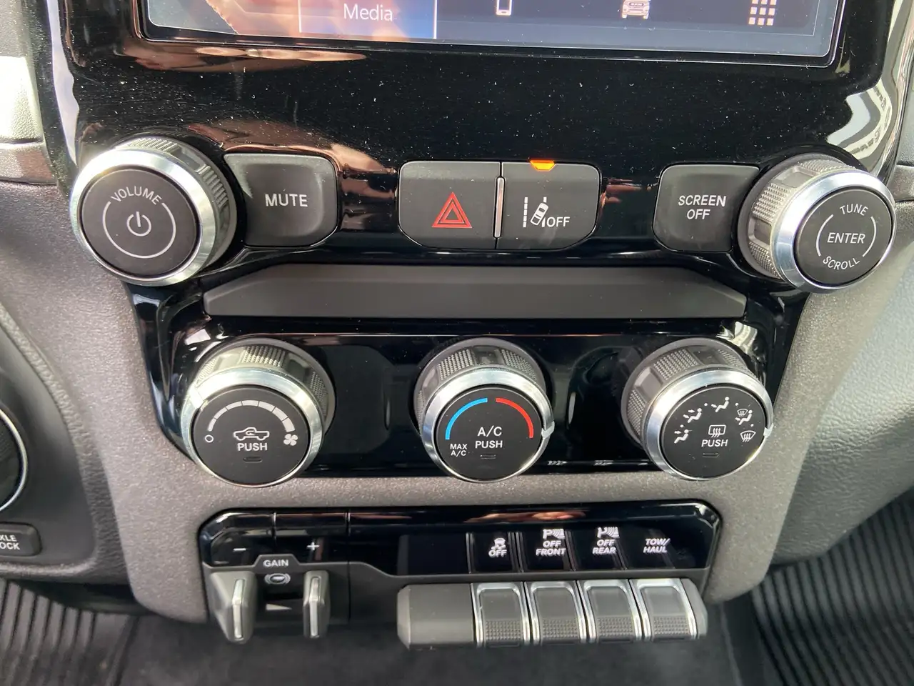 RAM 1500 photo RAM 1500