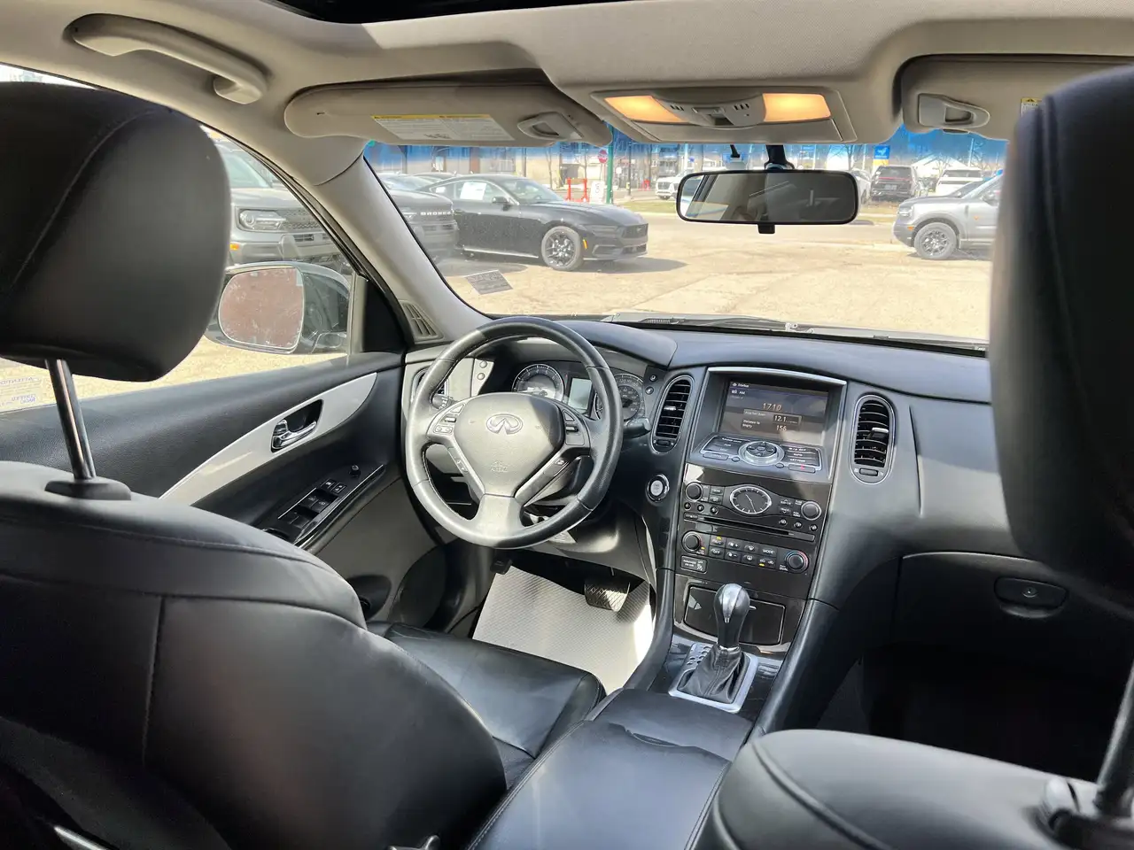 Infiniti QX50 снимка Infiniti QX50
