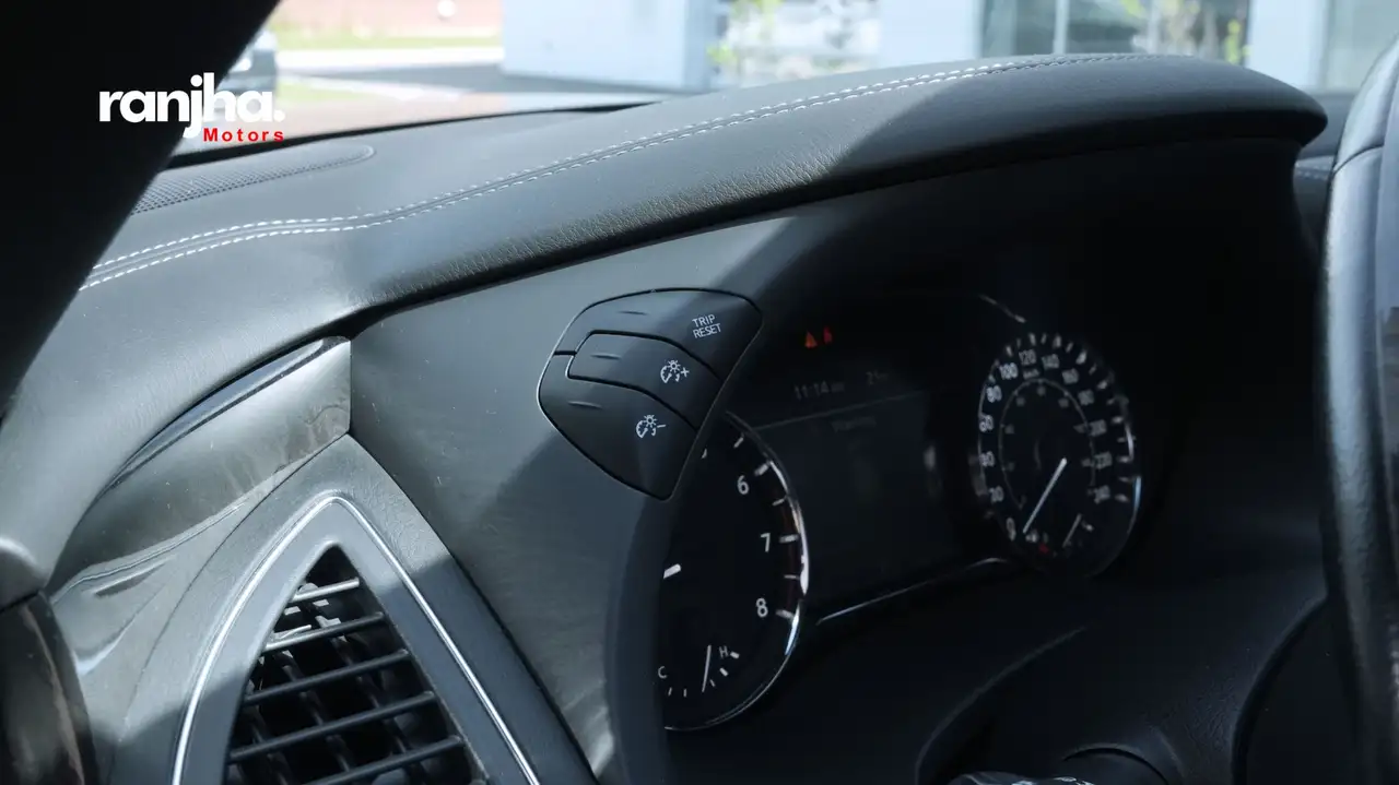 Infiniti QX80 снимка Infiniti QX80