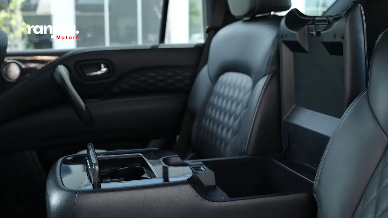 Infiniti QX80 снимка Infiniti QX80